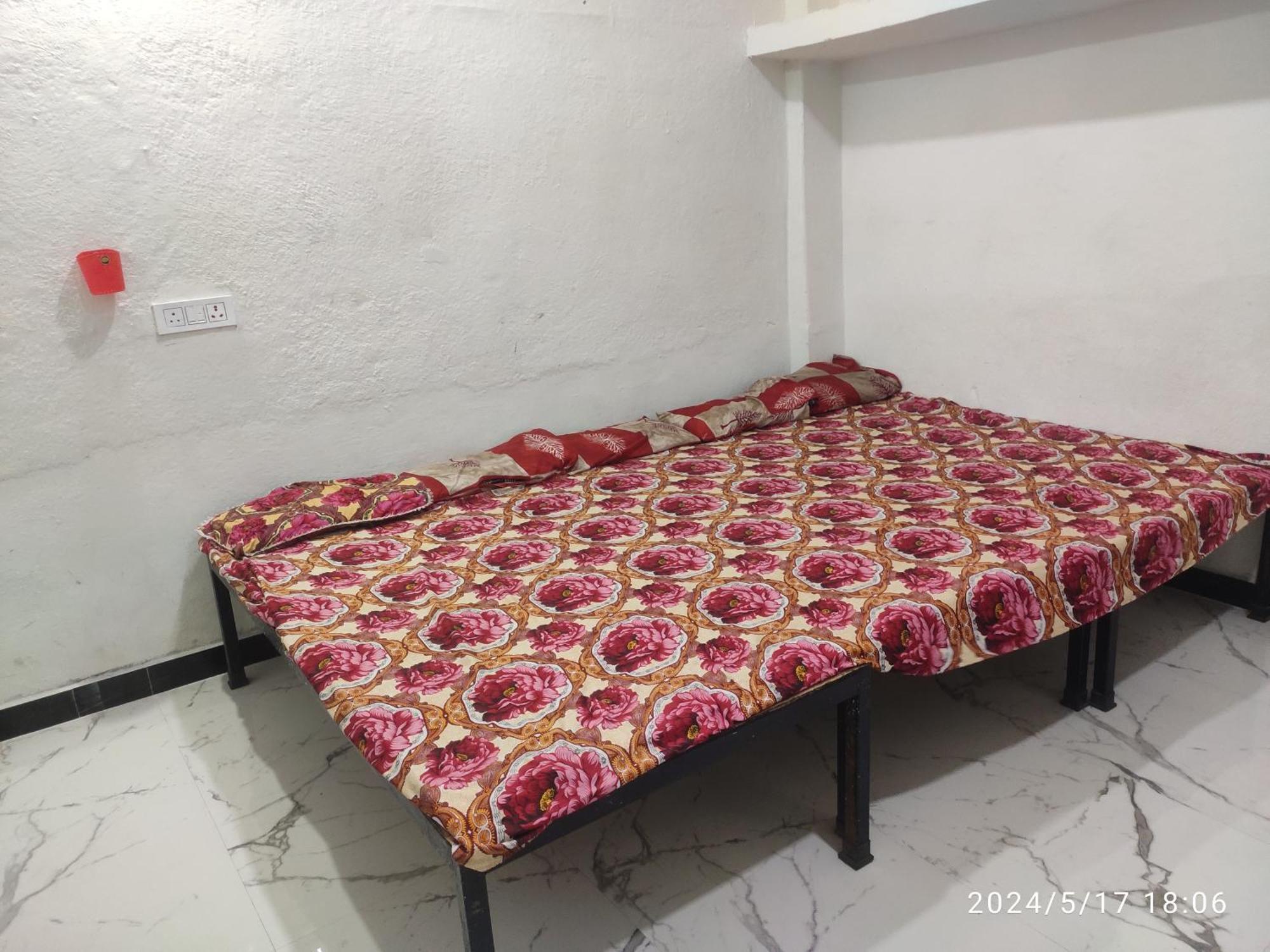 Kuber Bhandari Guest House And Hotel Sehore Экстерьер фото